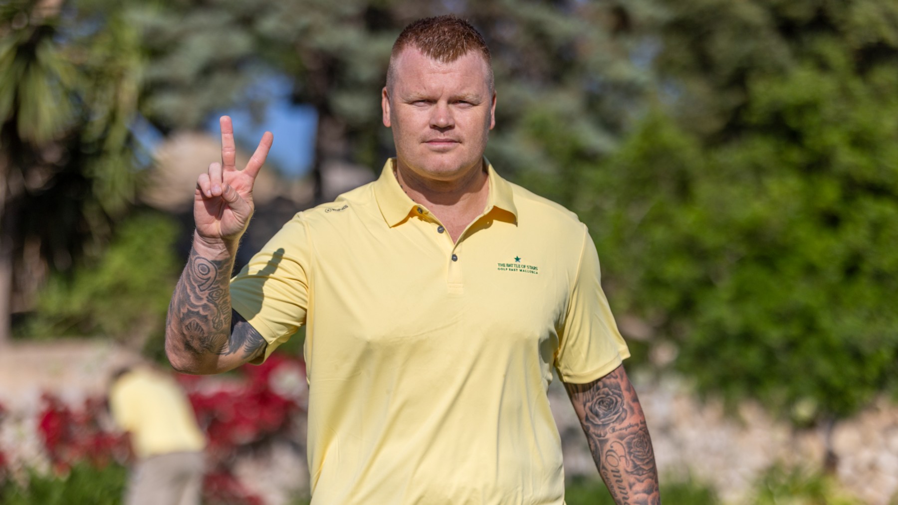 John Arne Riise, antes de entrar al green.