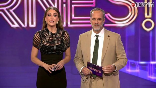 Beatriz Archidona y Santi Acosta, presentadores de De Viernes. (Mediaset)