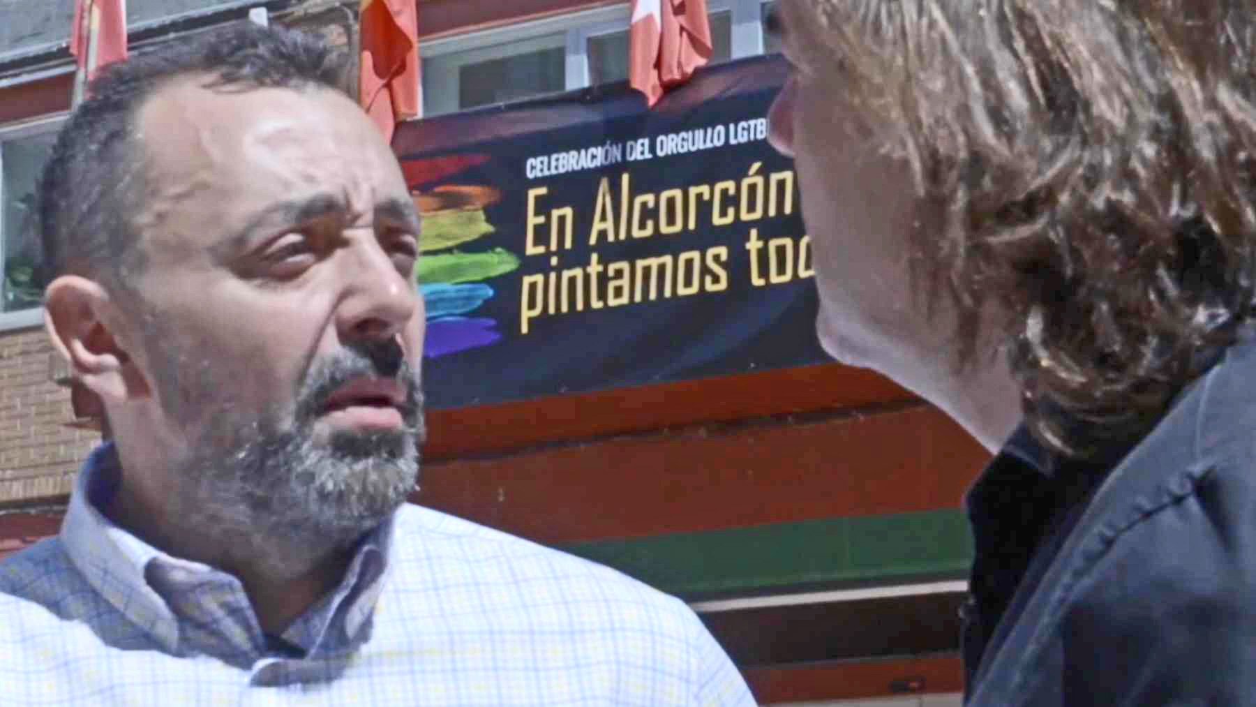 Padre indignado con los ‘drag queens’ de Alcorcón.