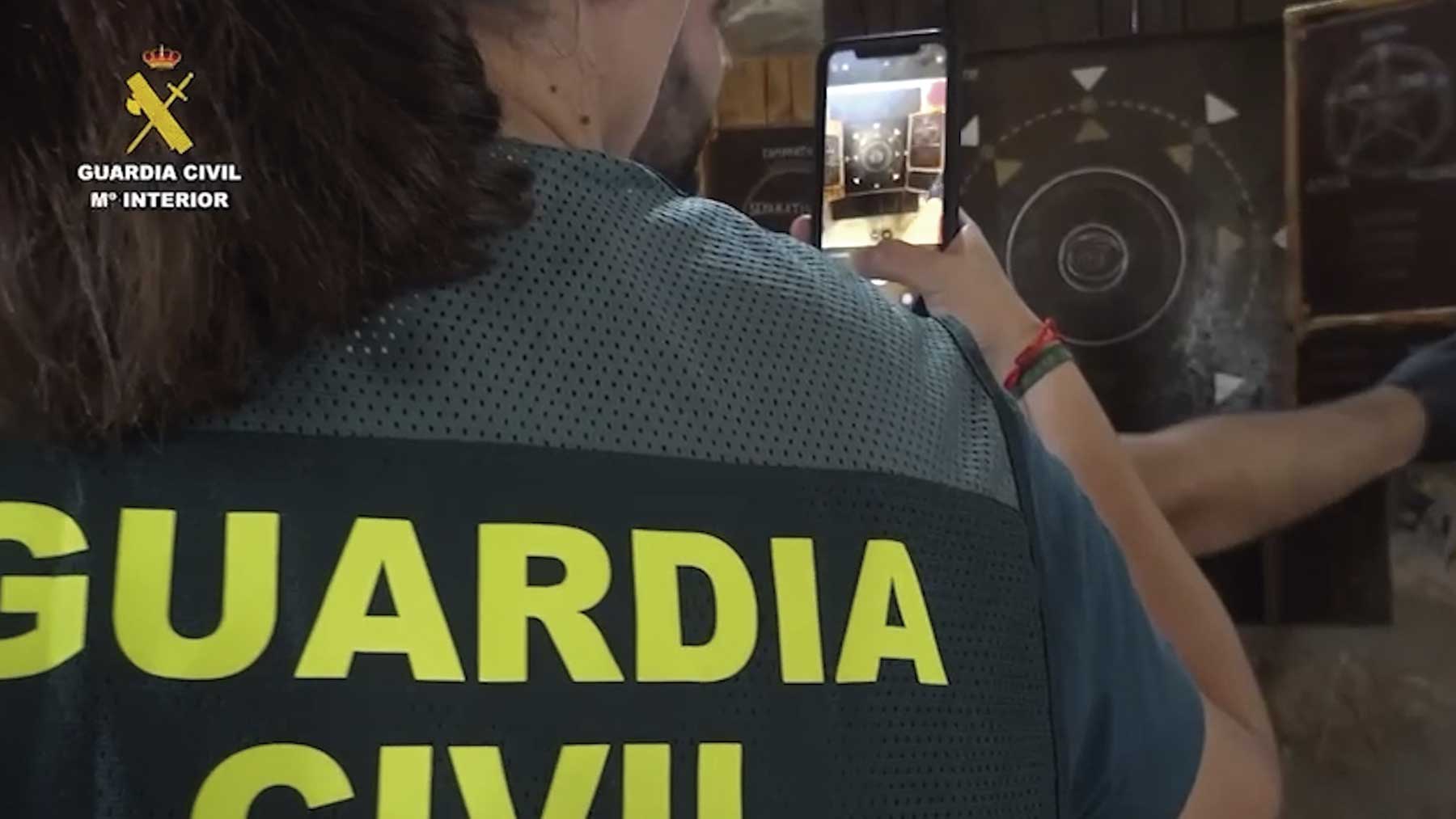La Guardia Civil detiene al líder de una secta en Zaragoza.