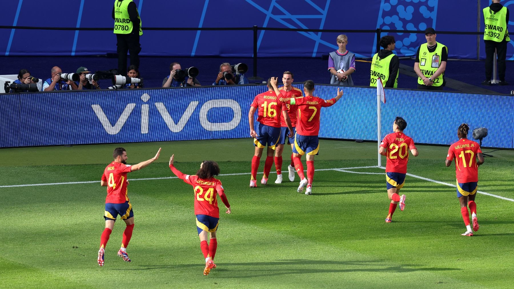 La selección española celebra un gol ante Croacia. (Getty)