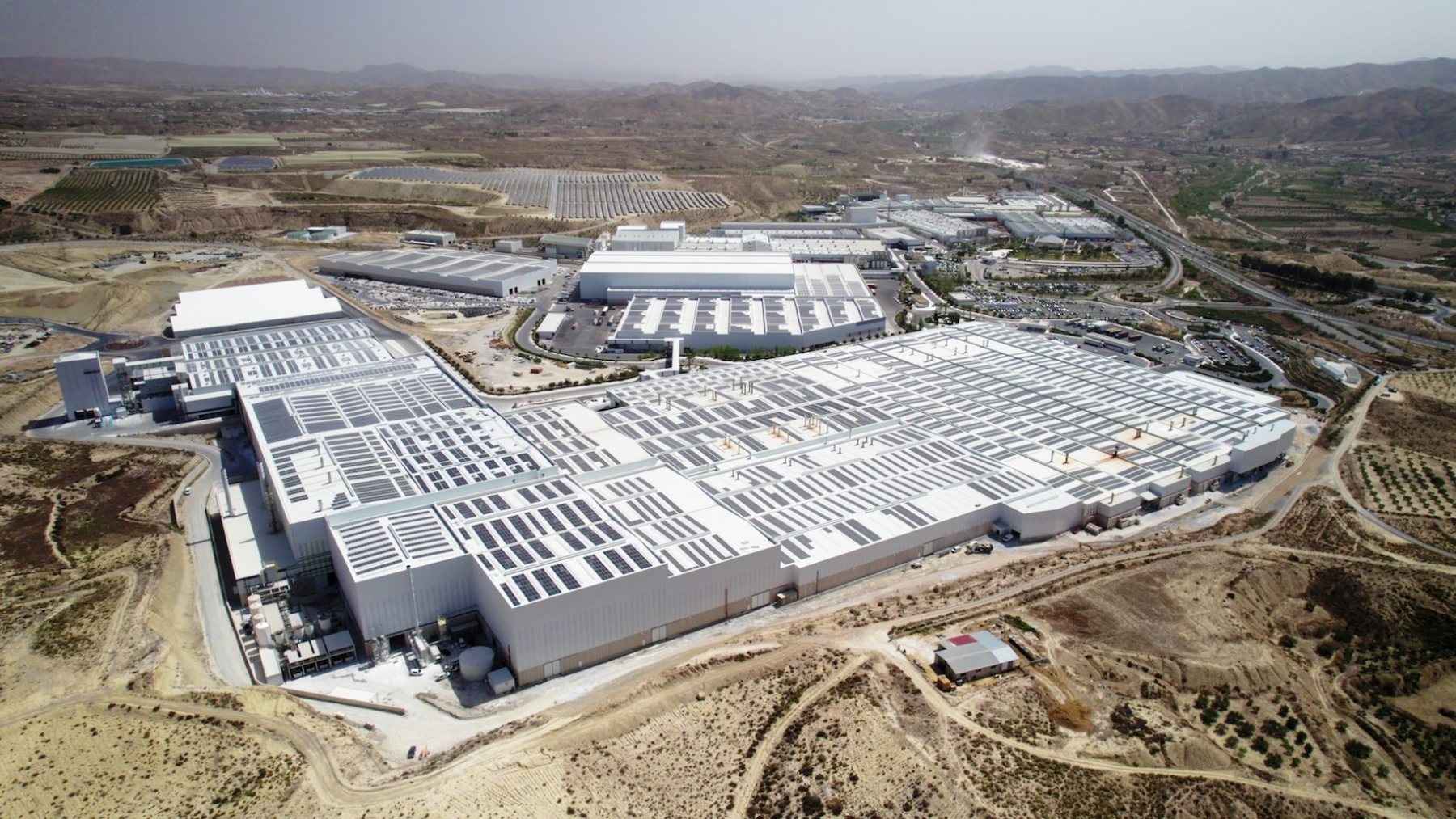 Vista aérea del parque industrial Cantoria de Cosentino en Almeria