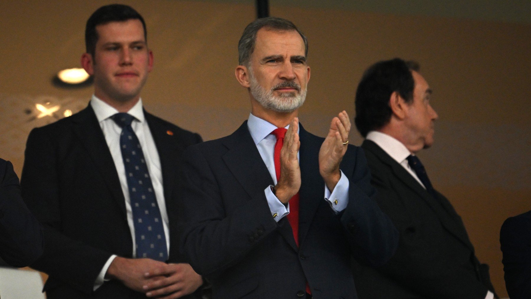 Felipe VI, en el palco durante un partido de España. (Getty)