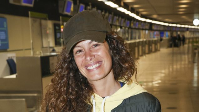 Laura Madrueño en el aeropuerto de Madrid antes de 'Supervivientes'