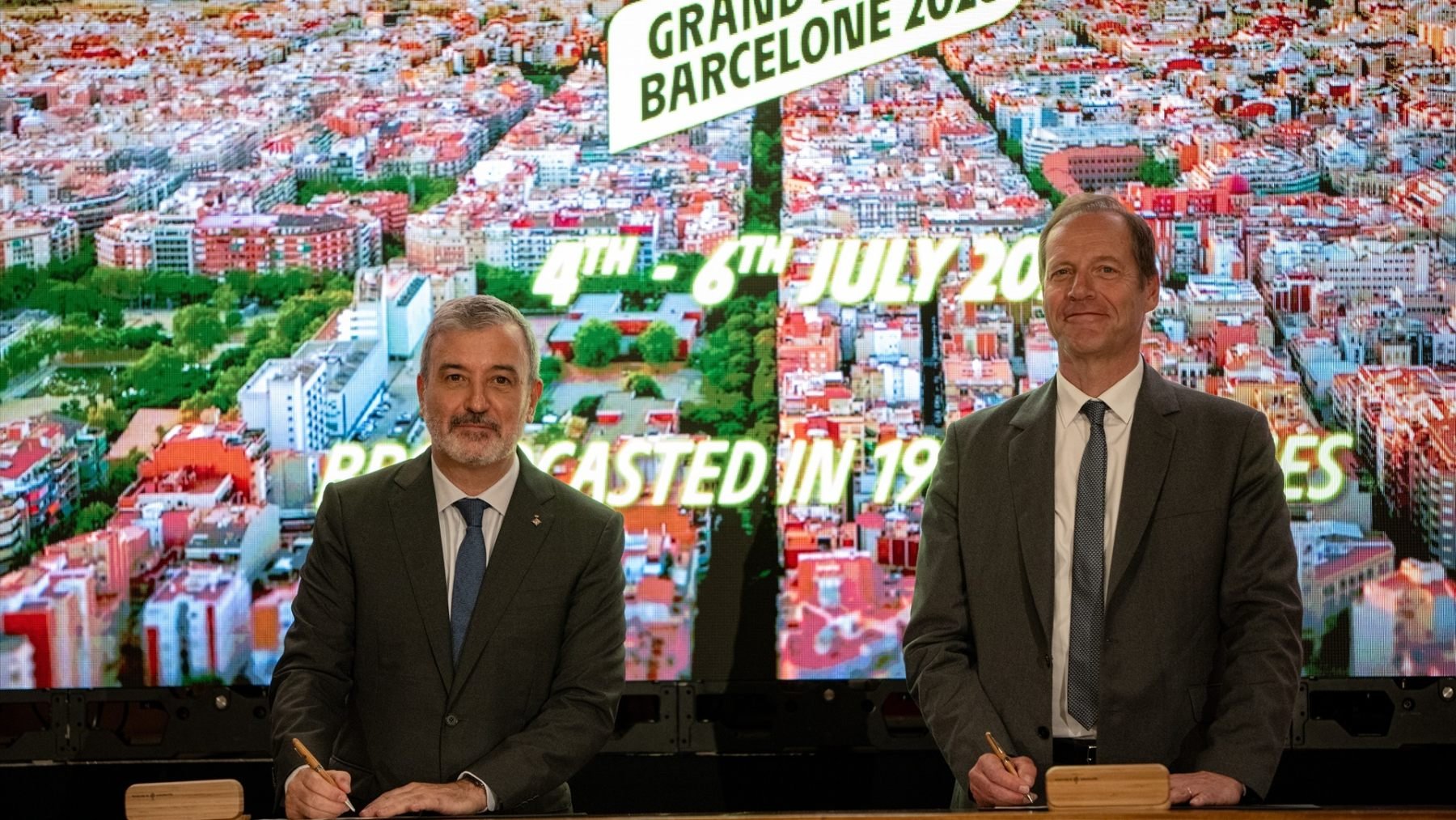 Jaume Collboni, alcalde de Barcelona, y Christian Prudhomme, director del Tour. (EP)