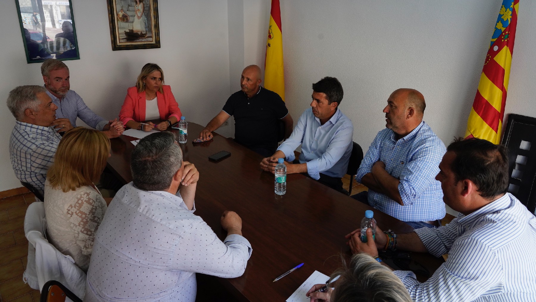 Mazón y Marta Barrachina en una reunión con el sector pesquero, en Castellón.
