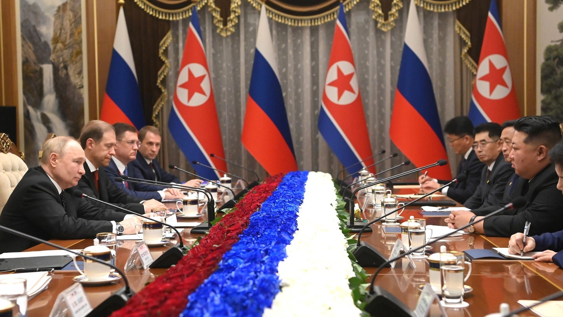 Reunión Vladimir Putin y Kim Jong Un. (Foto: Europa Press)