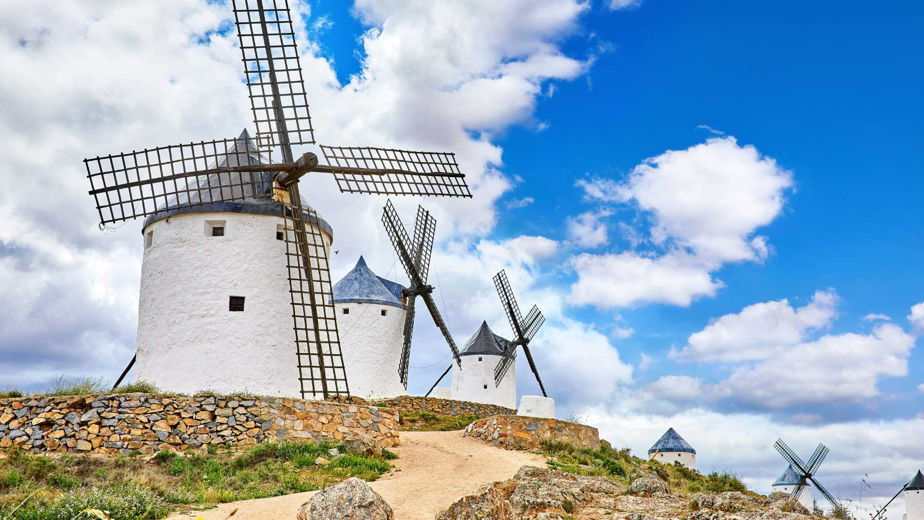 Molinos de viento en Castilla-La Mancha.