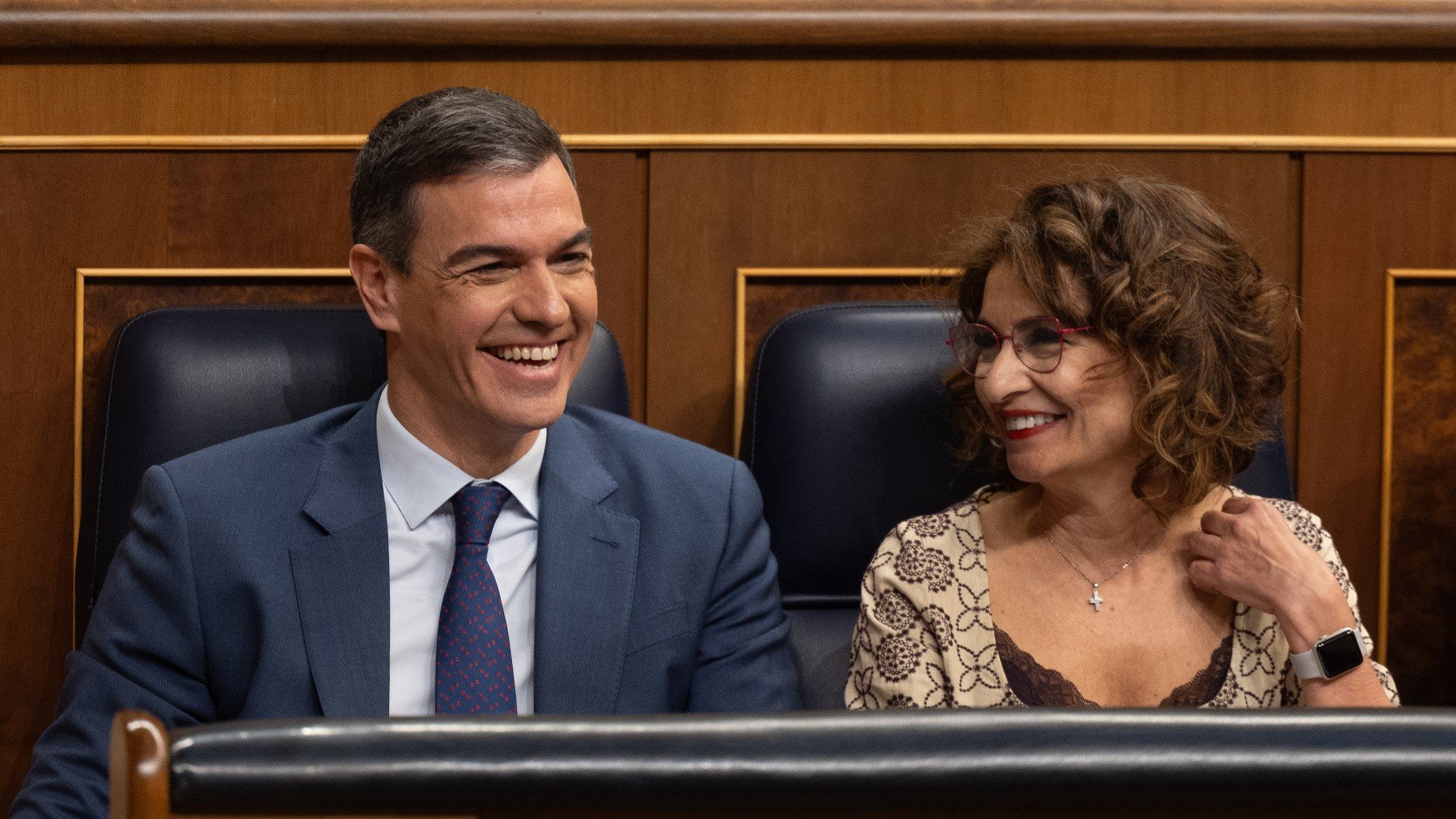 Pedro Sánchez y María Jesús Montero en el Congreso de los Diputados. (Foto: EP)
