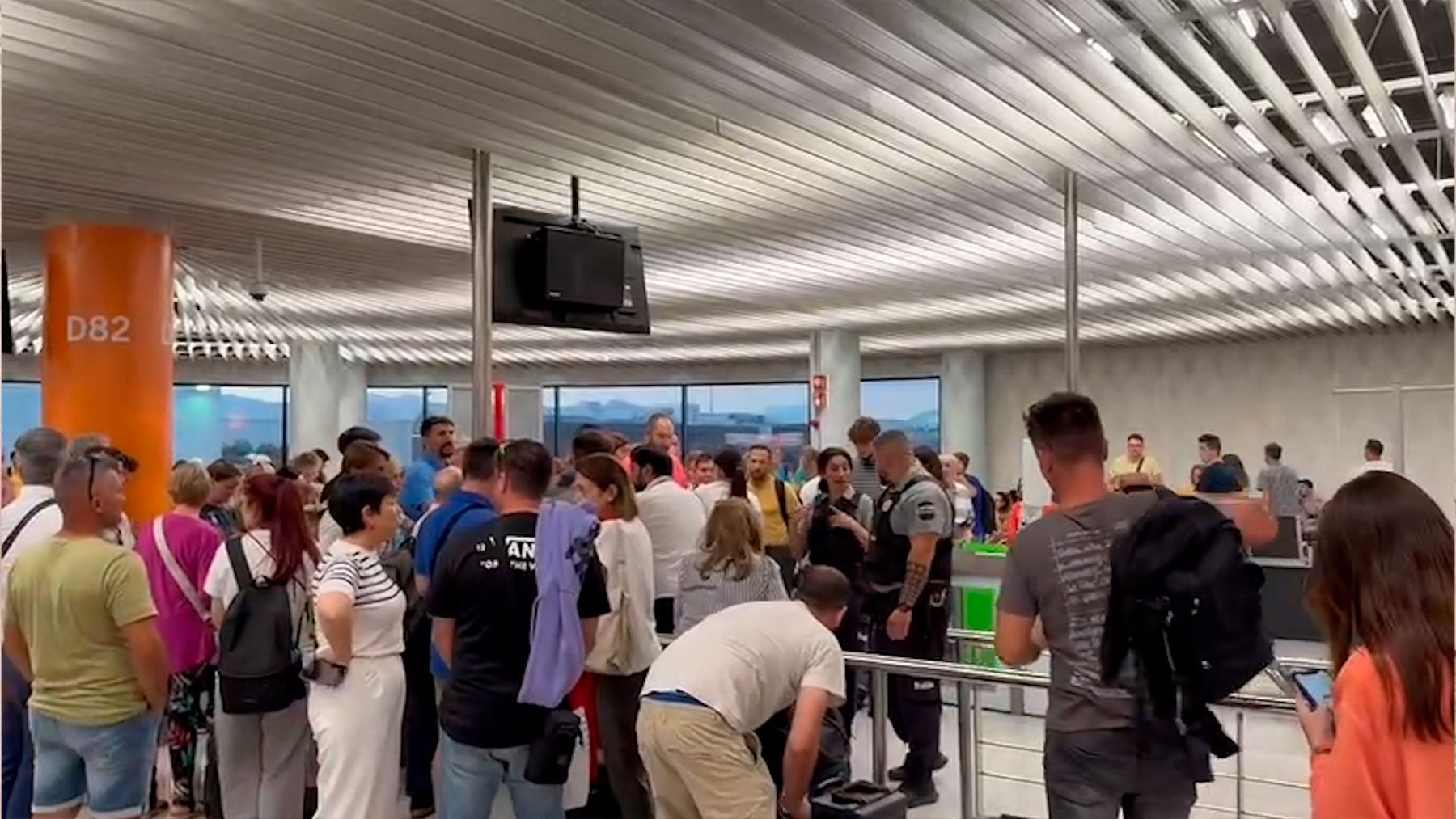 Los pasajeros a los que la cancelación de Iberia dejó tirados en Palma durante 8 horas.