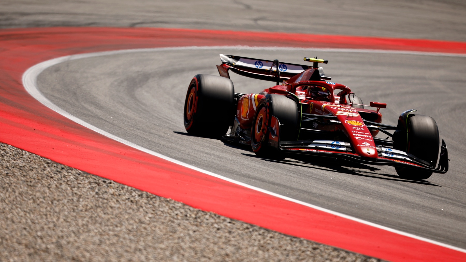 Carlos Sainz con su Ferrari en Montmeló. (Getty)