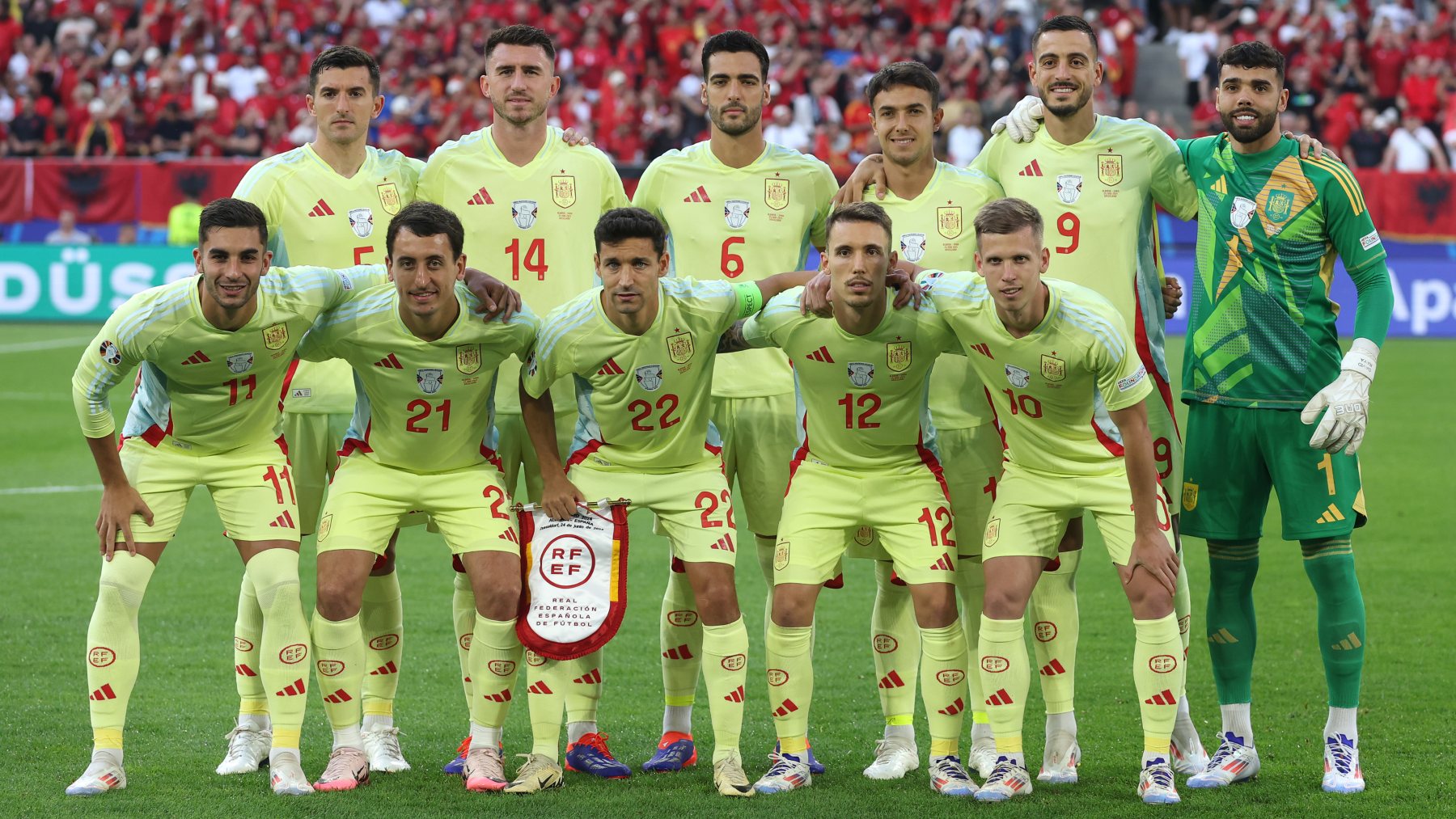Los jugadores de España, en el partido ante Albania. (Getty)
