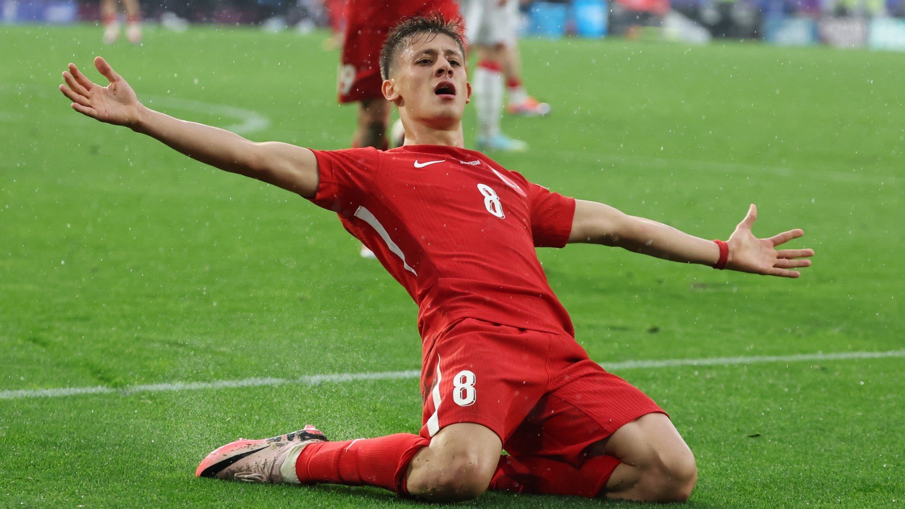 Arda Güler celebra un gol con Turquía en la Eurocopa. (EFE)