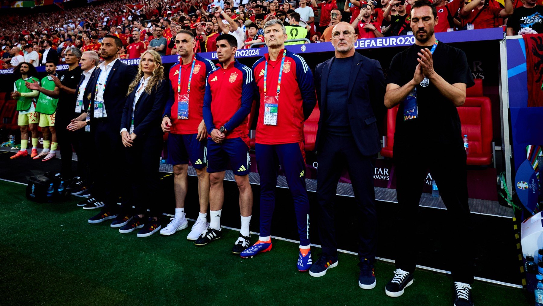 España escucha el himno en la Eurocopa. (RFEF/Pablo García)