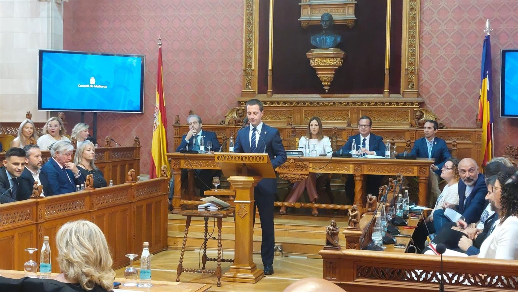 Llorenç Galmés durante su discurso en el Consell de Mallorca. (Europa Press)