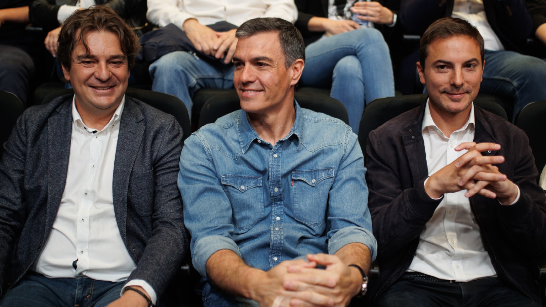 Javier Ayala, Pedro Sánchez y Juan Lobato.