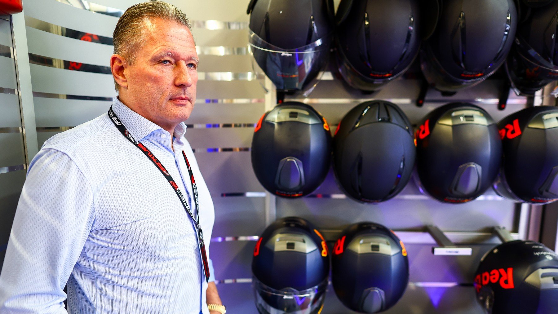 Jos Verstappen en el garaje de Red Bull. (Getty)