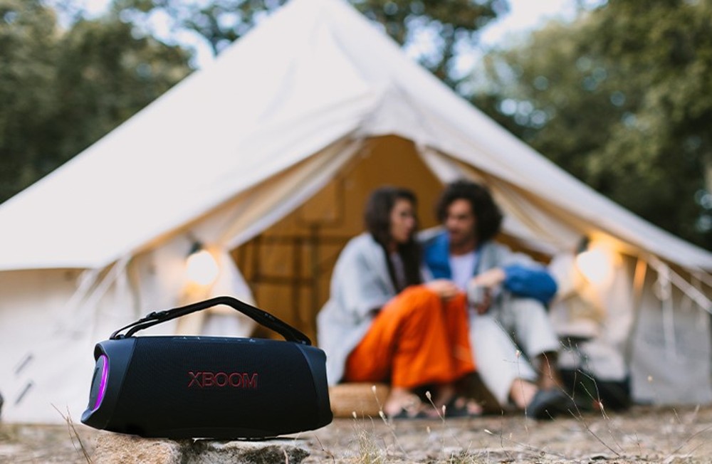 Altavoz LG Bluetooth en un camping