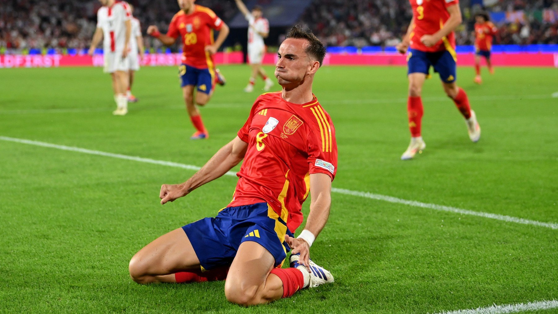 Fabián Ruiz celebra el gol de España. (Getty)