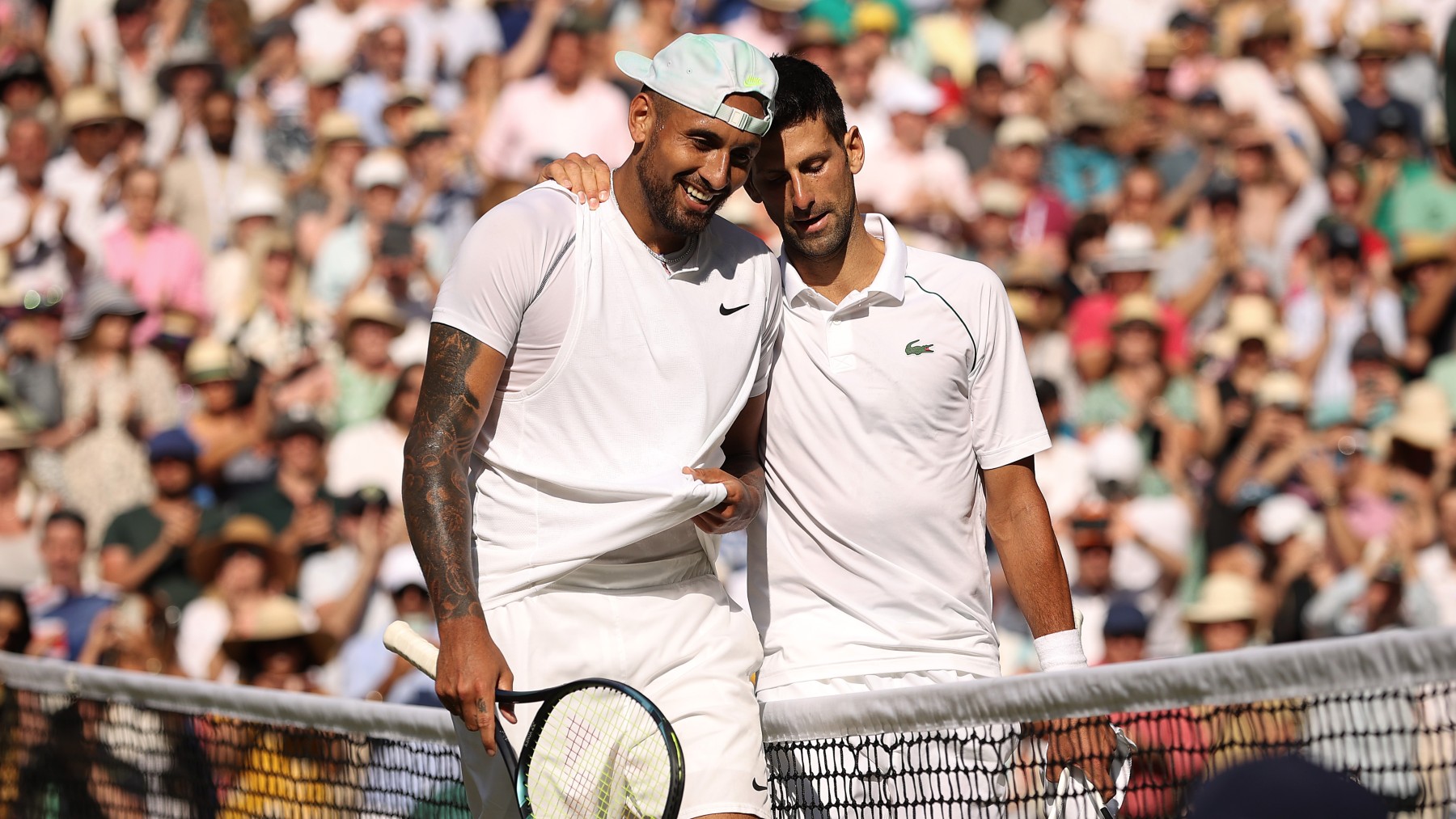 Djokovic y Kyrgios, en la final de Wimbledon 2022. (Getty)