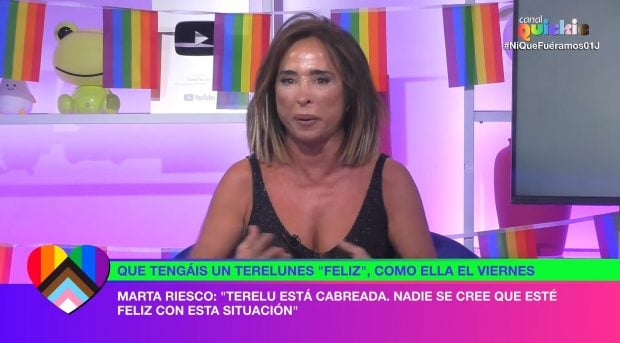 María Patiño analiza en Ni que fuéramos la entrevista de Carlo Costanzia junto a Terelu Campos en De Viernes. (Canal Quickie)
