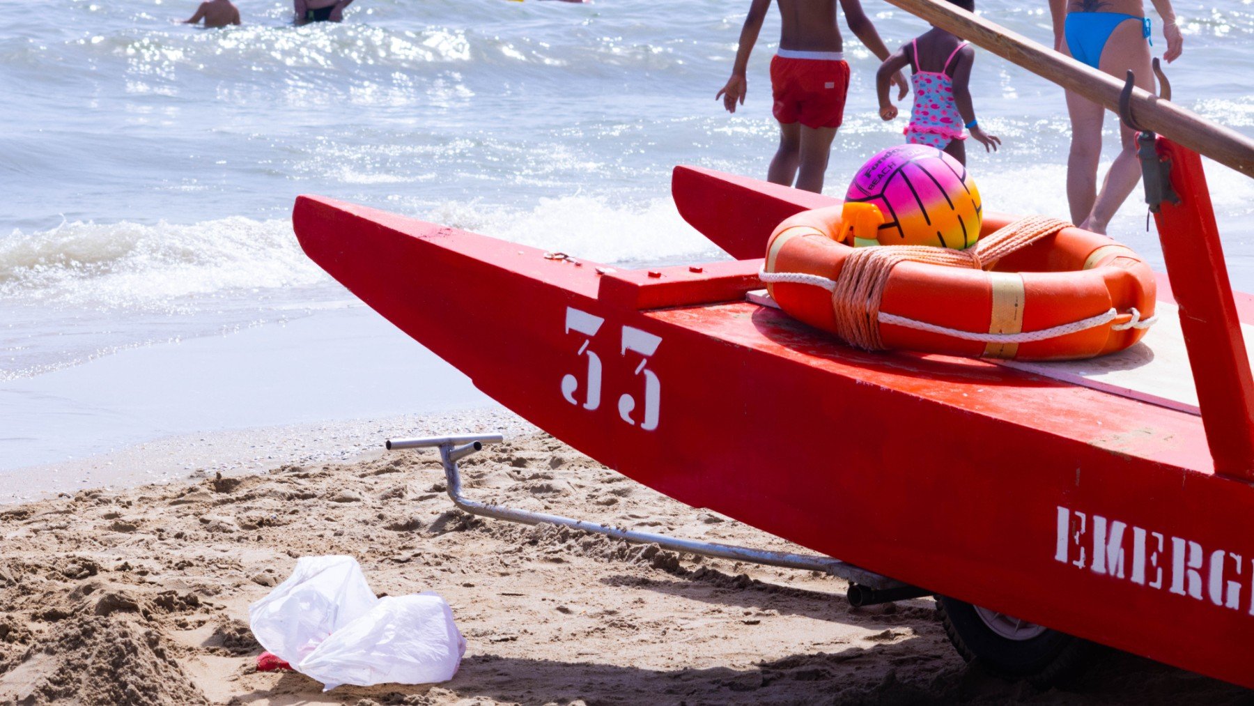 Un puesto de emergencia en una playa.