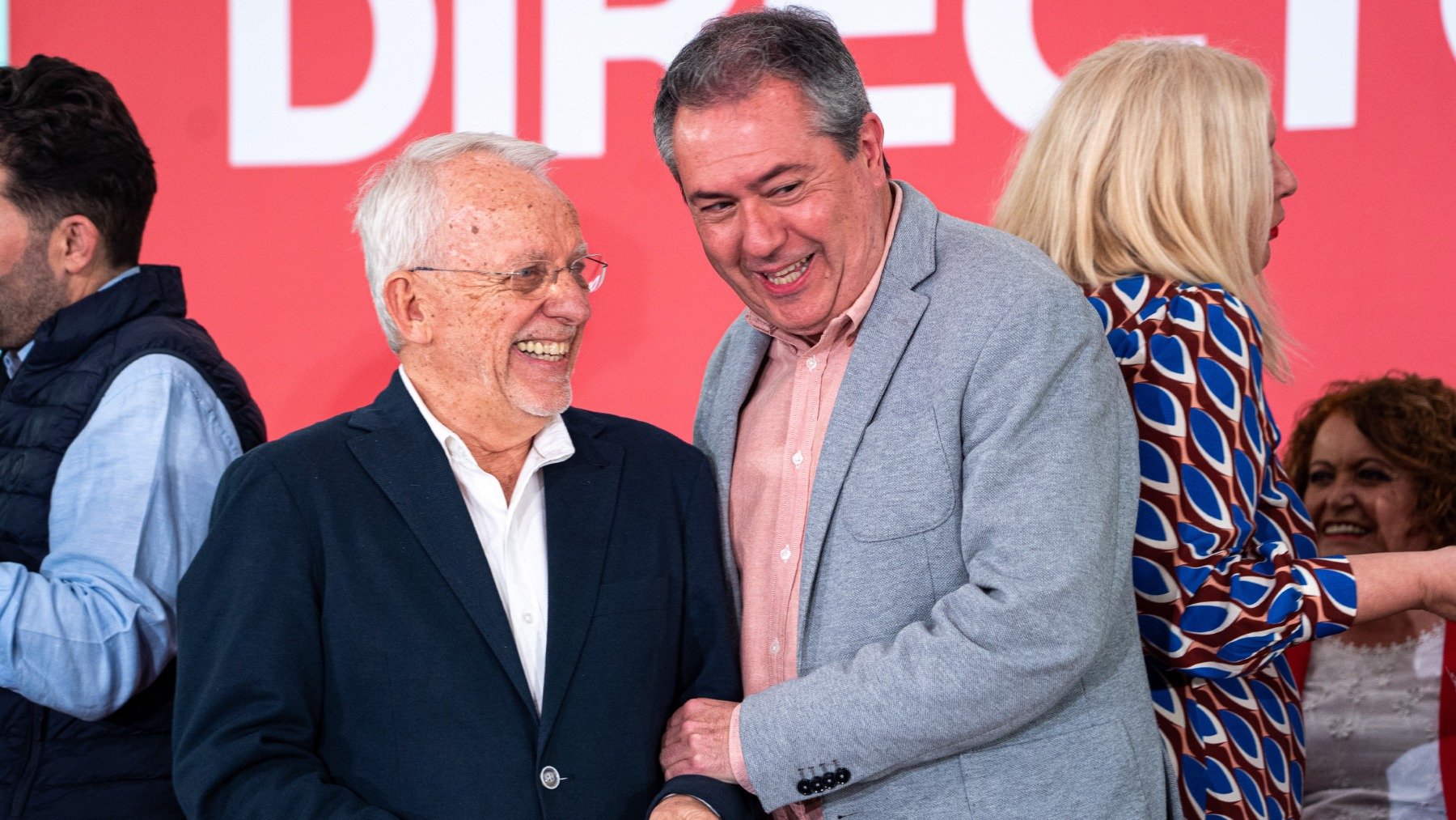 El secretario general del PSOE-A, Juan Espadas, con el presidente del PSOE-A, Manuel Pezzi. (Foto: EP)