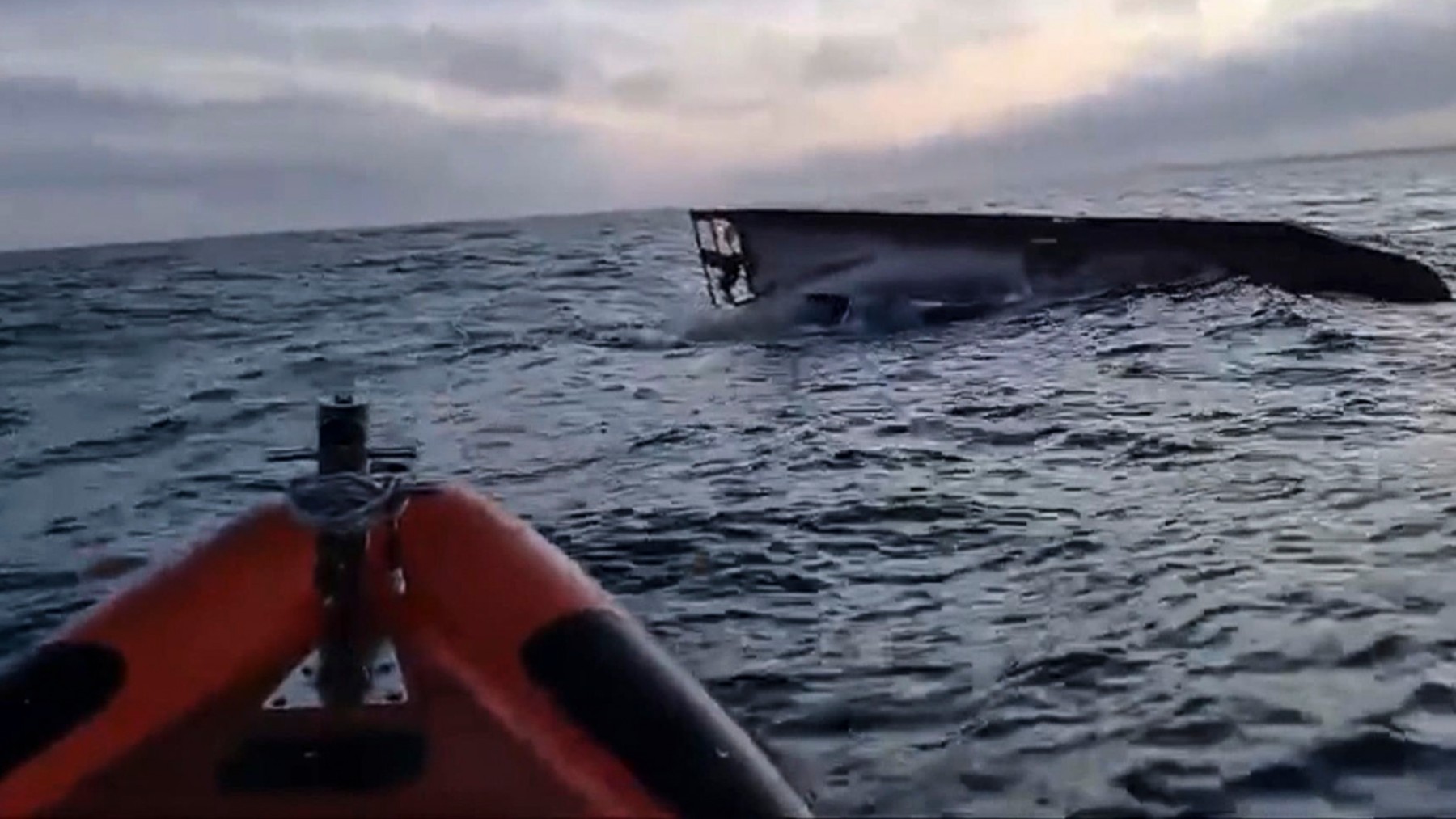 Imagen del barco frente a las costas de Portugal.