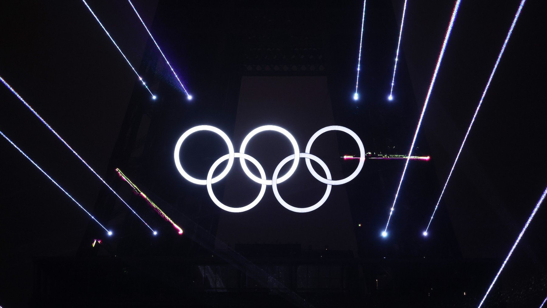 Aros olímpicos iluminados. (Getty)