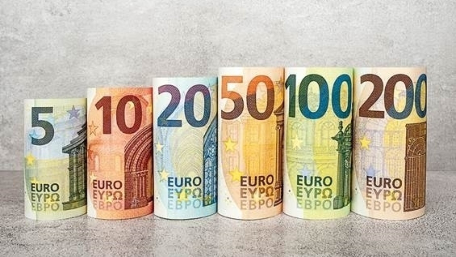 Billetes de 5, 10, 20, 50, 100 y 200 euros. (EP)