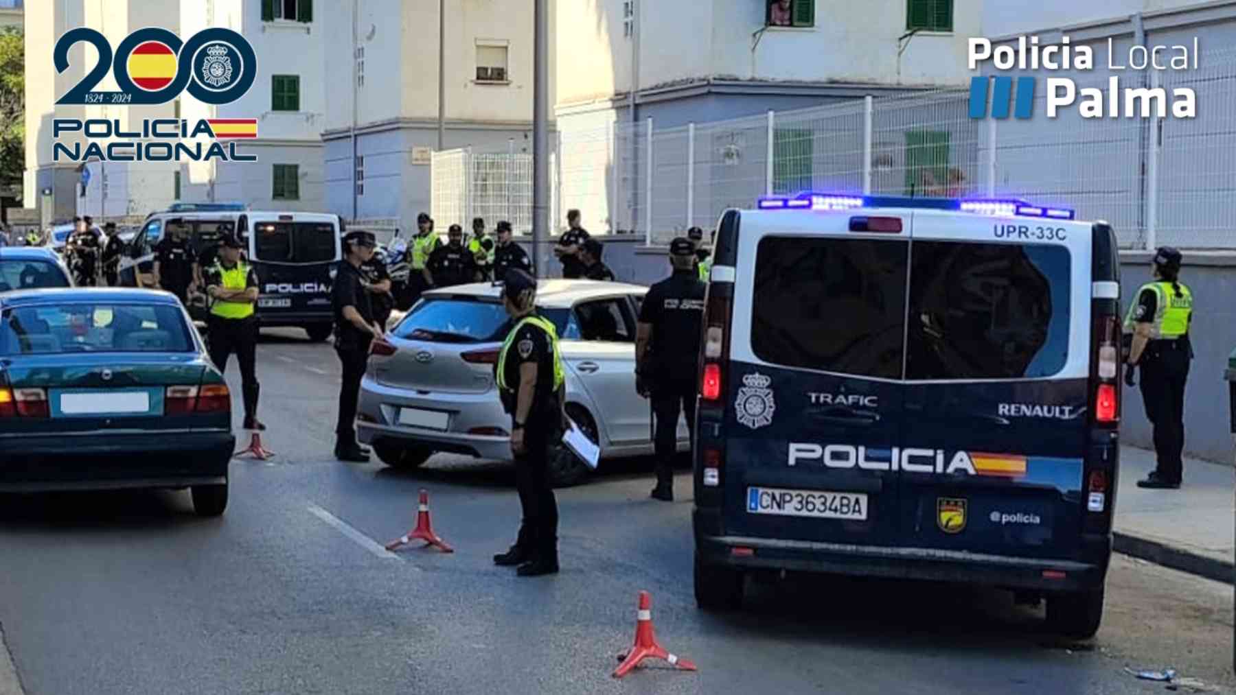 Operativo policial en el barrio a la entrada del barrio palmesano de Corea.