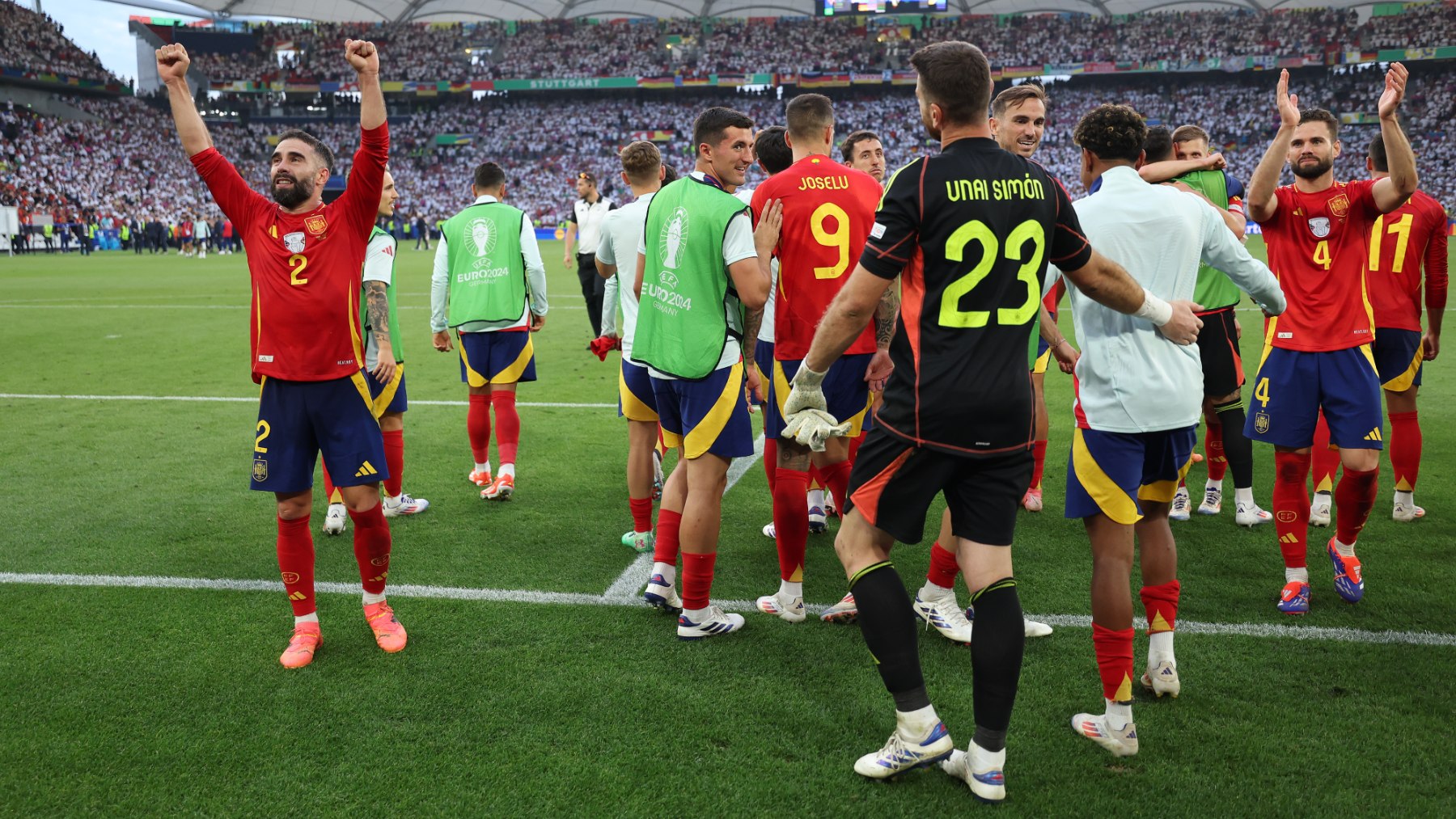 La selección celebrando la victoria contra Alemania en Stuttgart. (Getty)