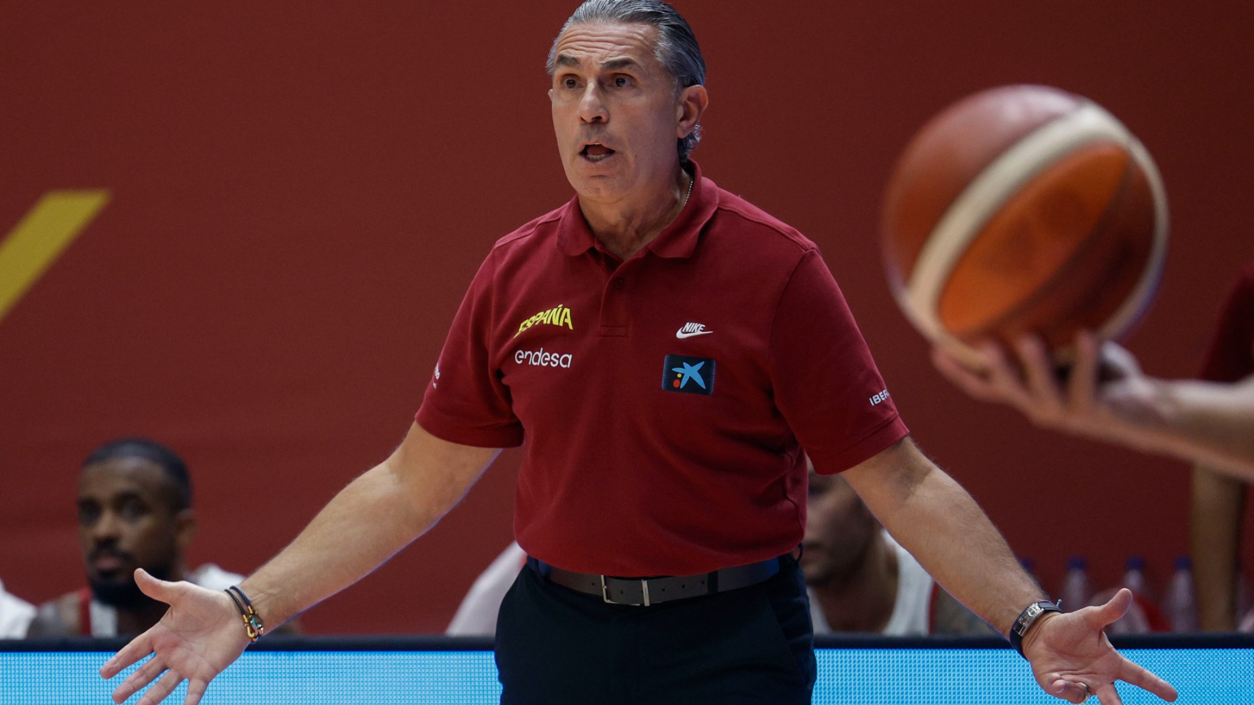 Sergio Scariolo en el partido contra Bahamas. (Getty)