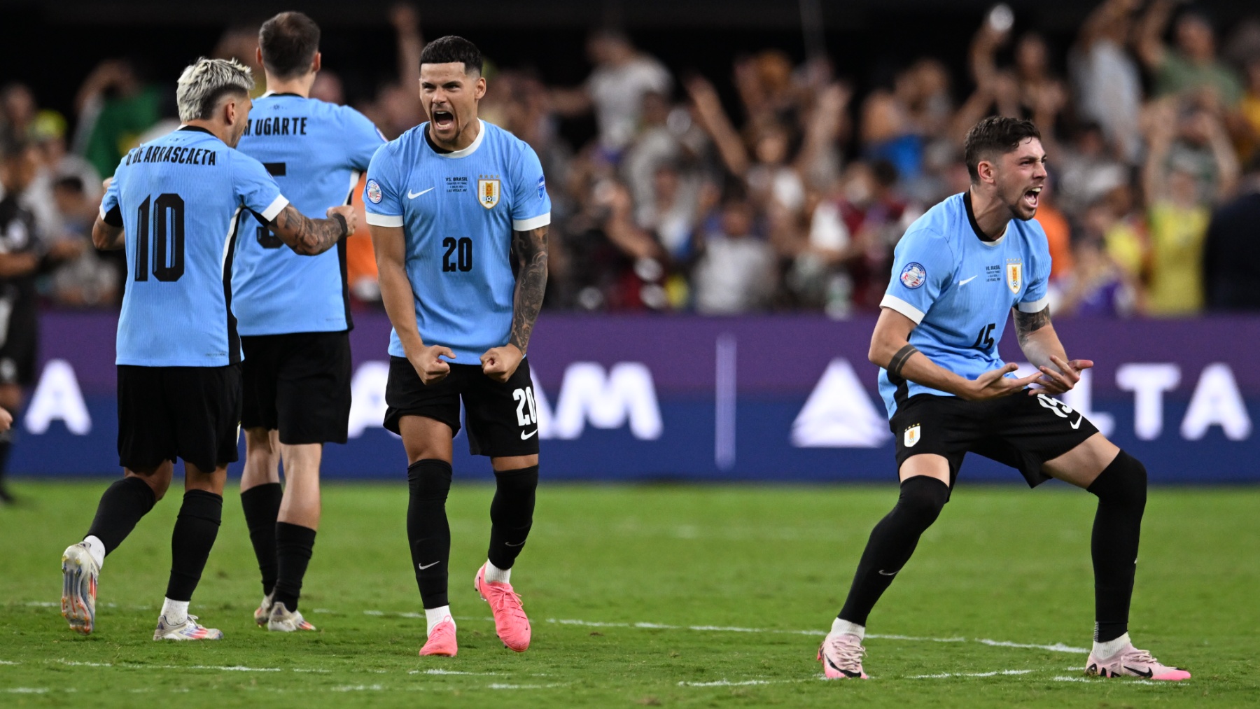 Uruguay celebra el pase a semifinales. (Getty)
