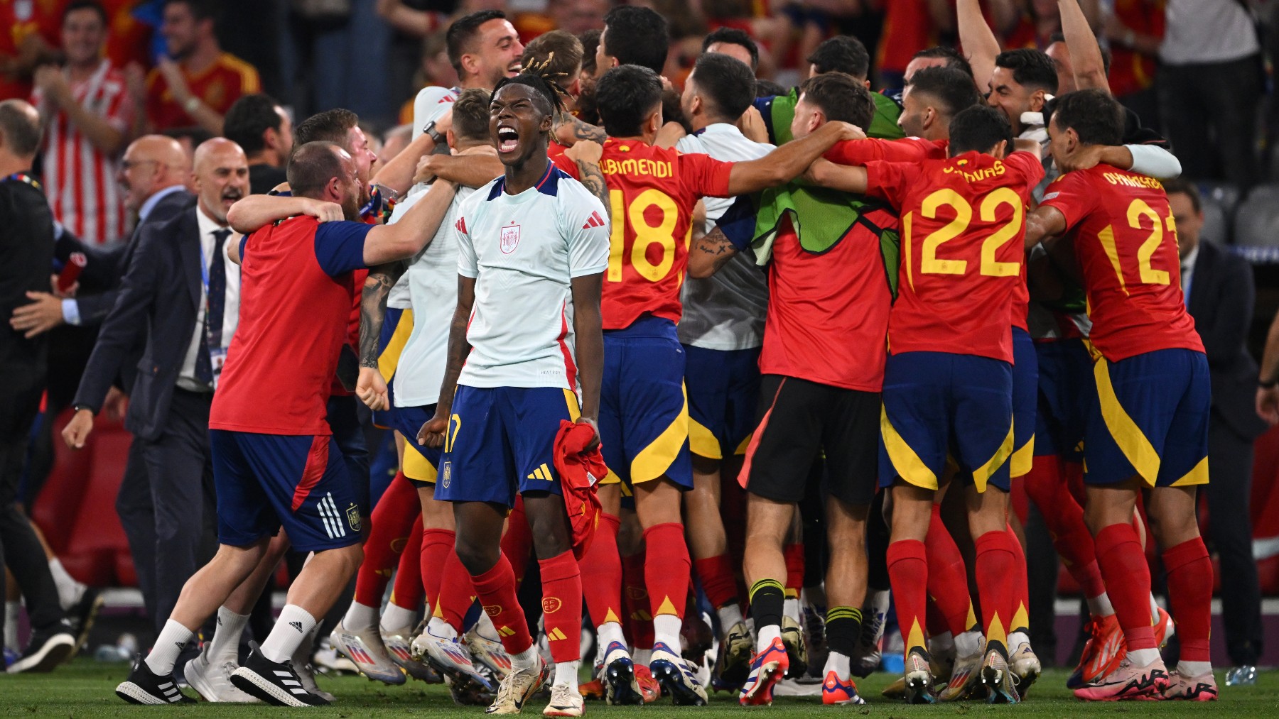 La selección española celebra la victoria contra Francia. (Getty)