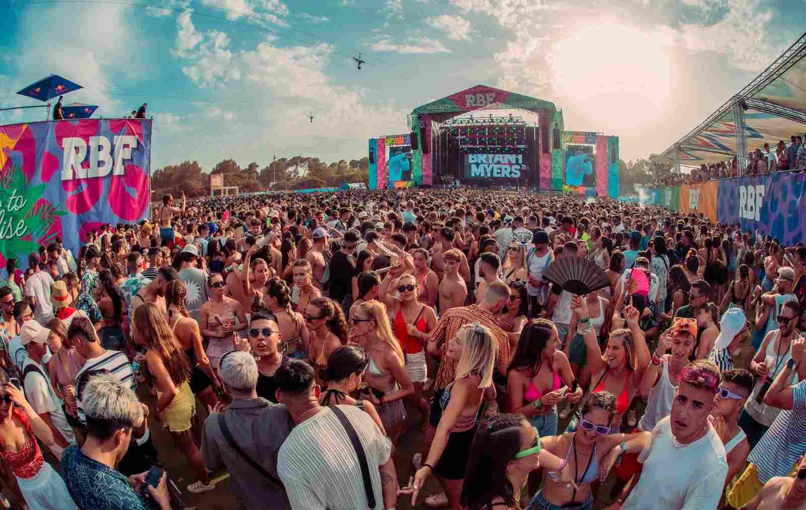 Reggaeton Beach Festival se celebra en Can Picafort este fin de semana.