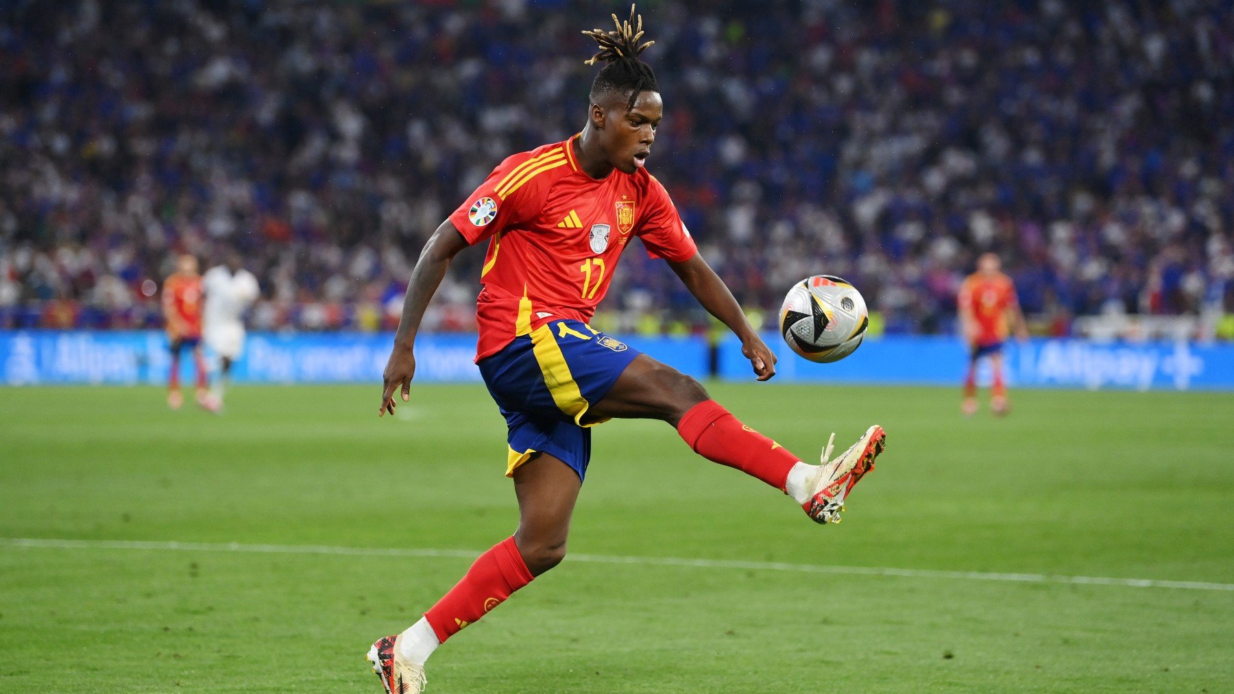 Nico Williams en el partido ante Francia. (Getty)