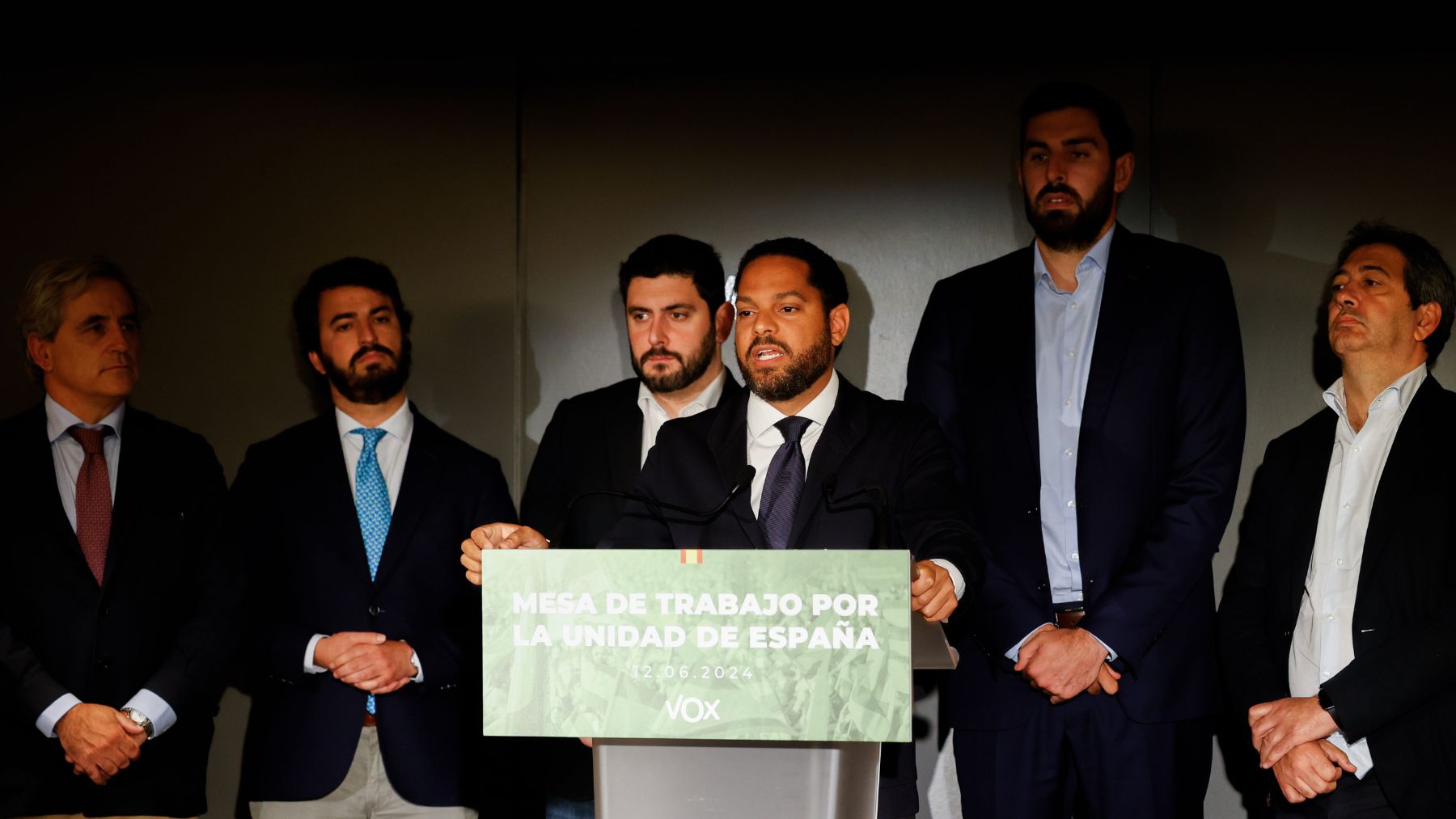 Ignacio Garriga y los líderes autonómicos de Vox. (Foto: EP)