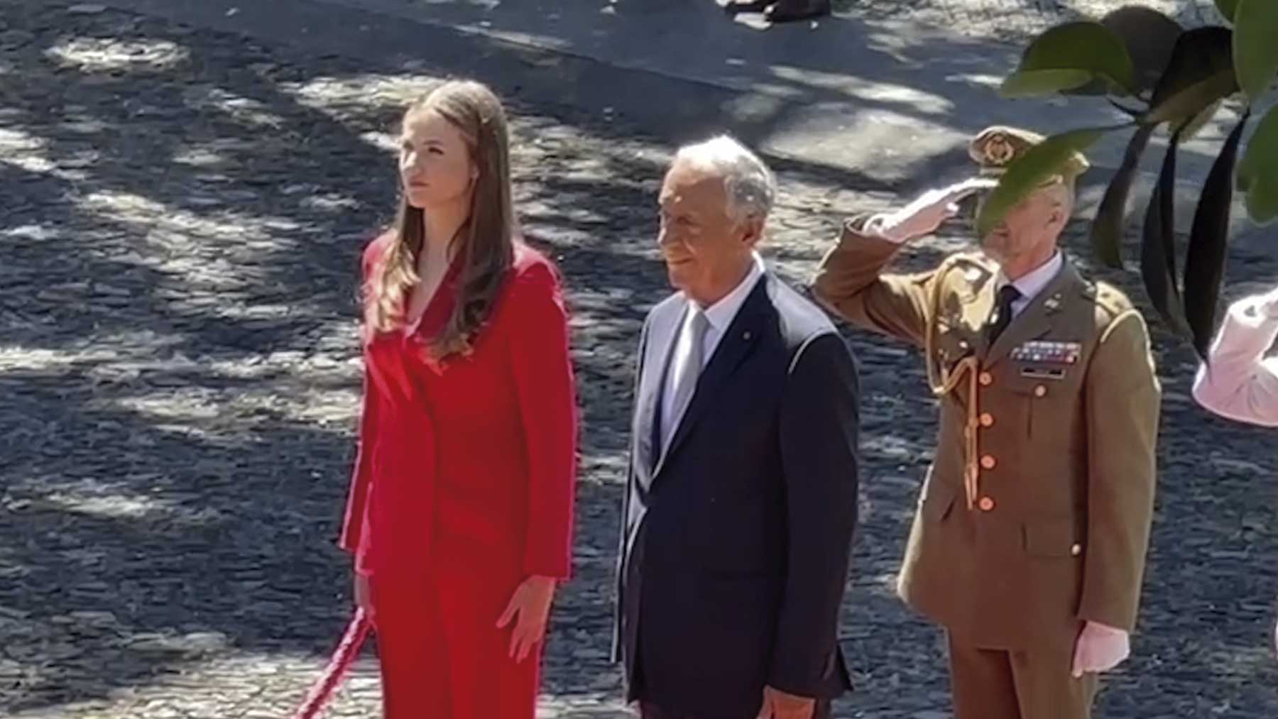 La princesa Leonor junto al presidente de Portugal, Marcelo Rebelo da Sousa.