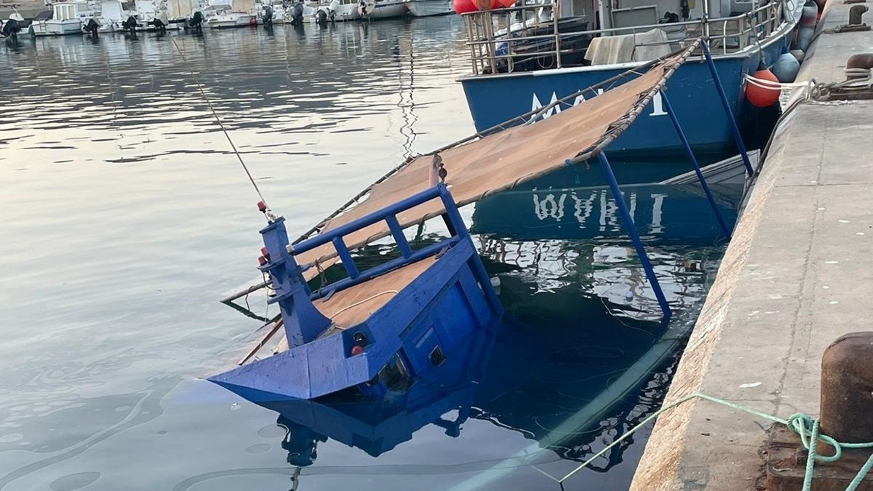 Pesquero patera hundido en Carboneras (Almería).