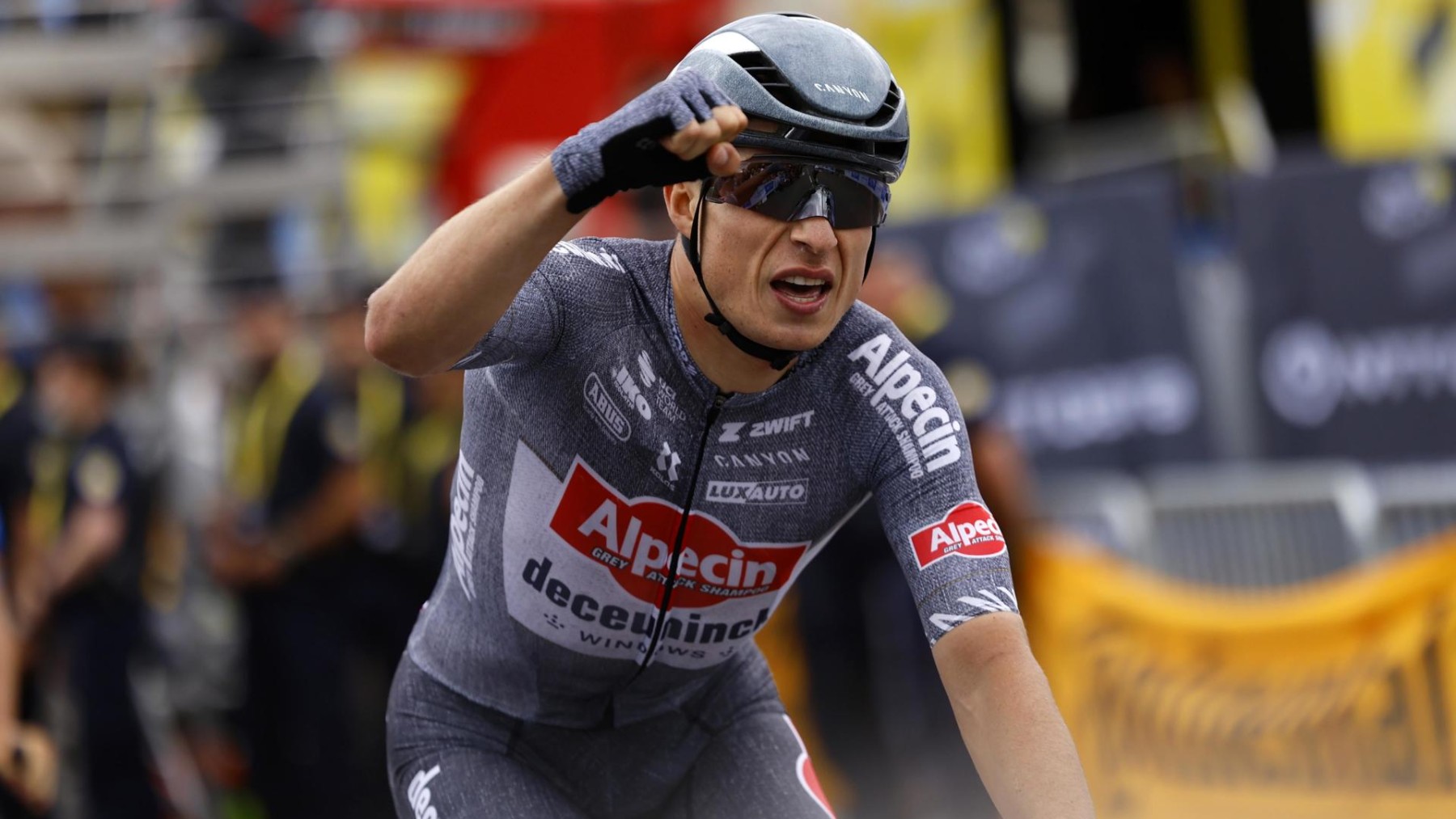 Philipsen ganó su segunda etapa en el Tour de Francia. (EFE)