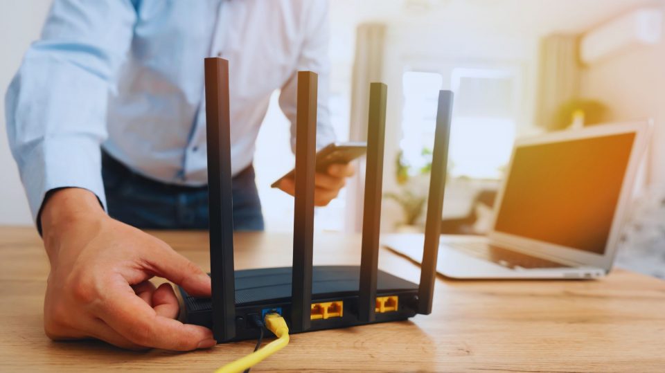 Por qué deberías apagar tu router de vez en cuando (y no solo cuando va ...