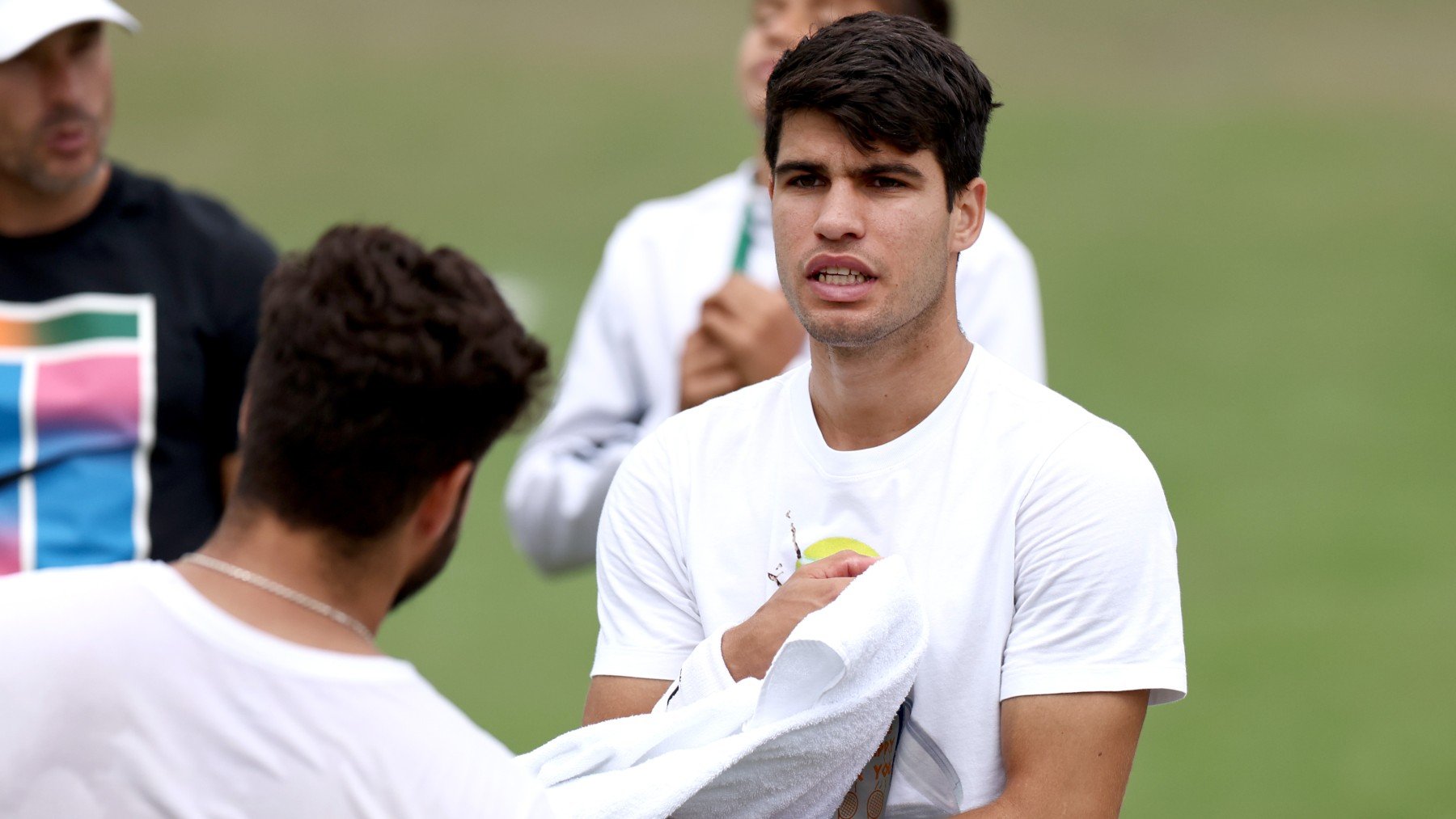 Carlos Alcaraz, en un entrenamiento en Wimbledon. (Getty)