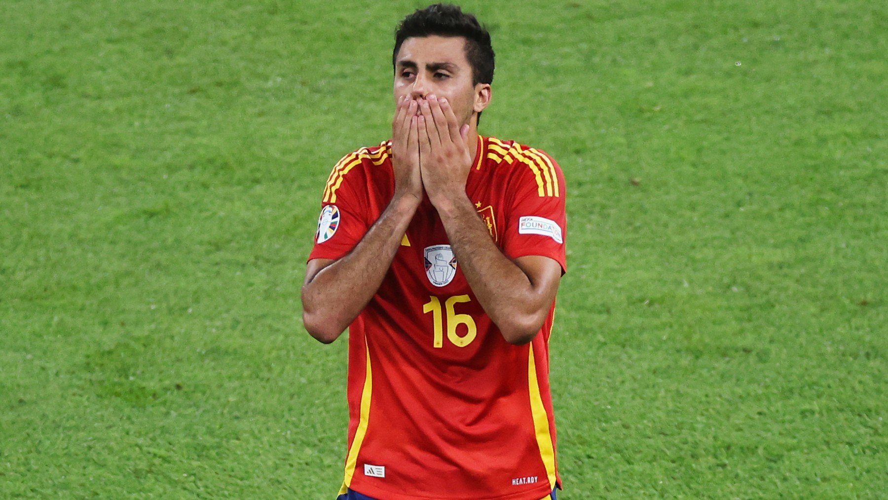 Rodri tras sufrir una lesión contra Inglaterra. (Getty)