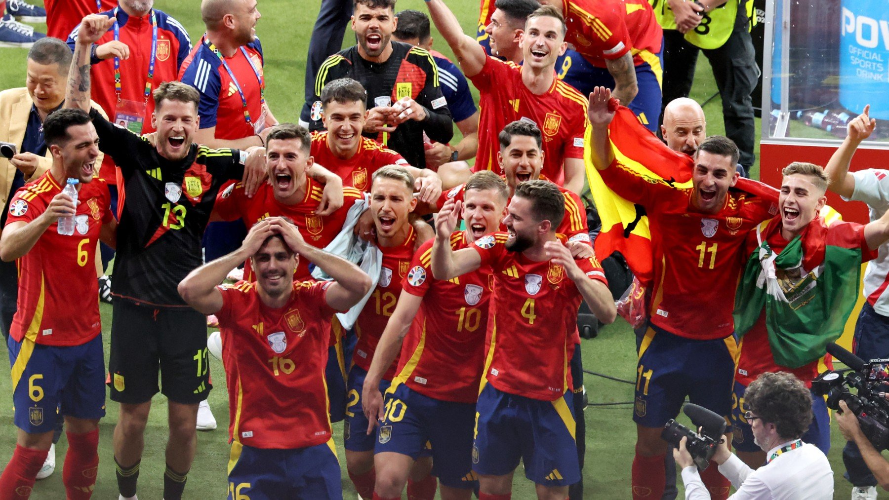 La selección española celebra la Eurocopa. (EFE)