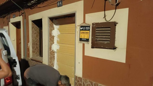 Tapian la casa okupada por los argelinos en El Molinar: «Si no se van del barrio se va a liar gorda»