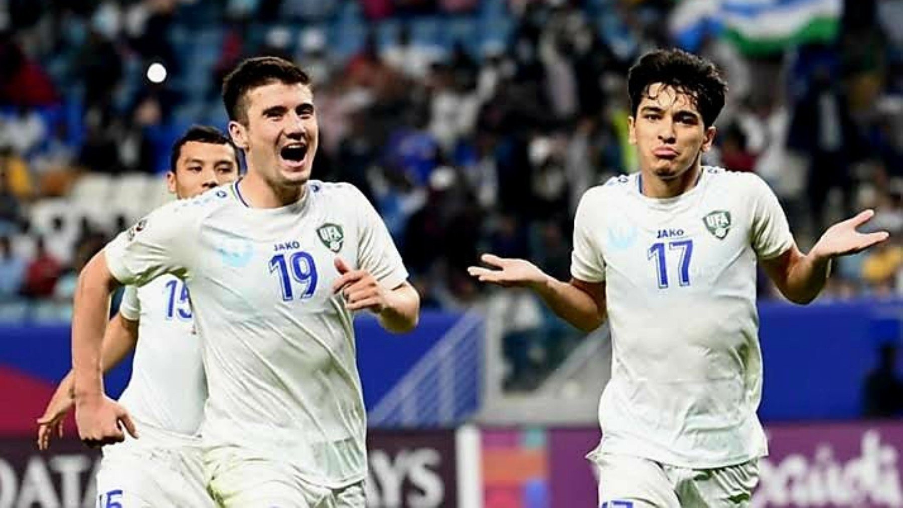 Los jugadores de Uzbekistán celebran un gol. (UFA)
