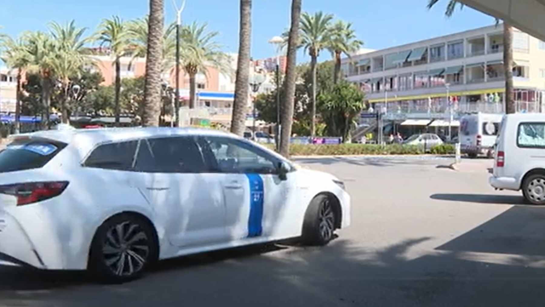 Palma y Calvià firman un convenio para que sus taxis puedan operar en ambos municipios.