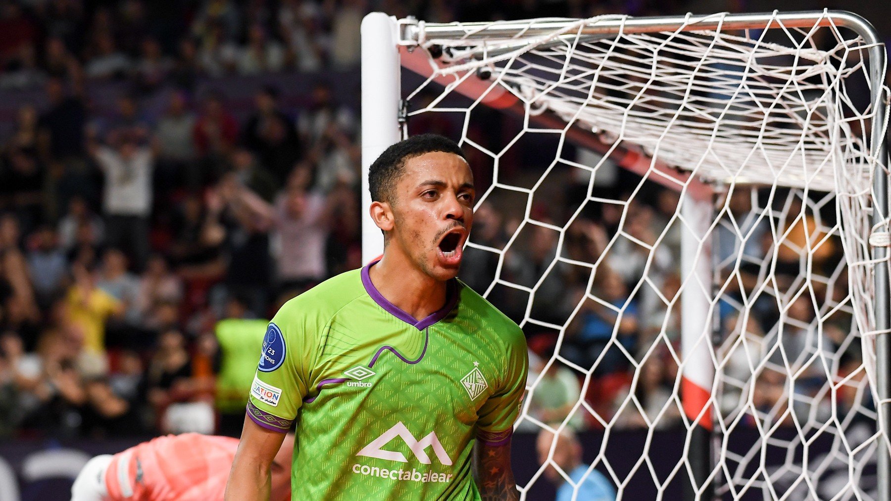 Neguinho celebra un gol en la final de la UEFA Futsal Champions League ante el Barça (1)