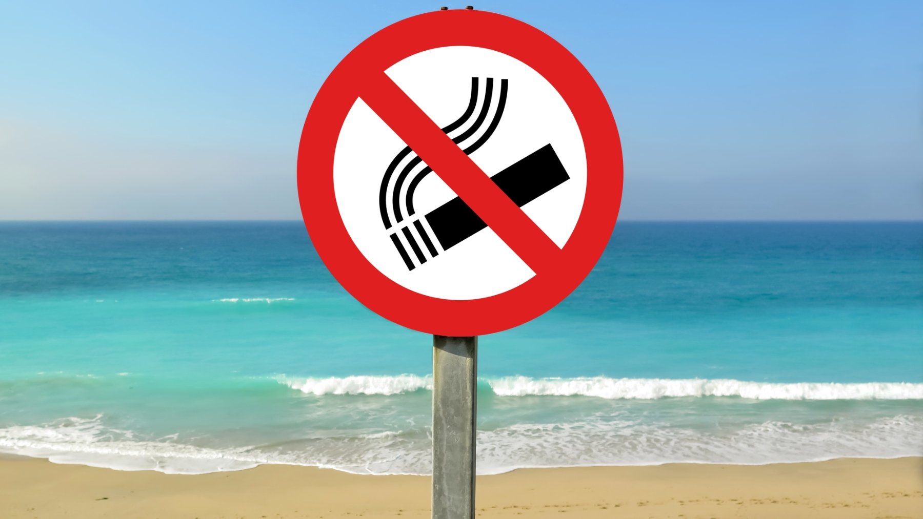 España tiene 700 playas sin humo sin articular medidas, según Nofumadores.org, que pide ordenanzas que prohíban fumar